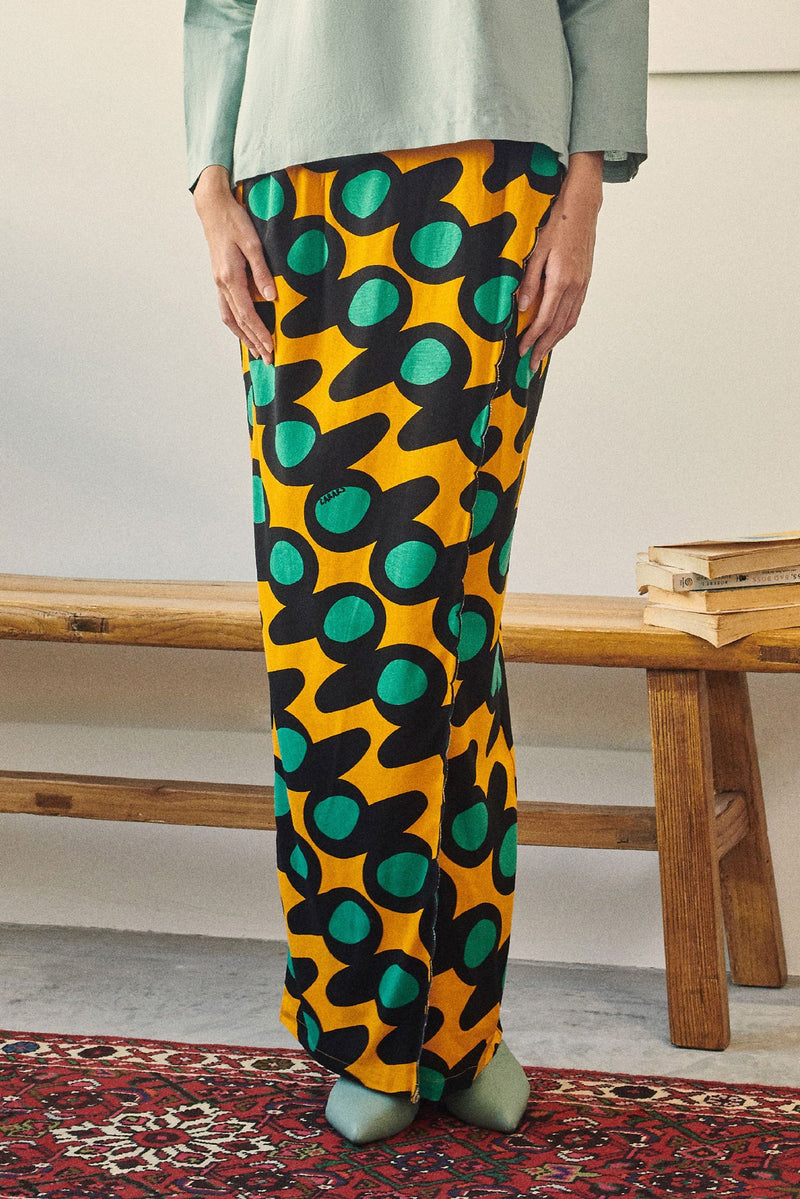 kain selisih sulam cotton bercorak