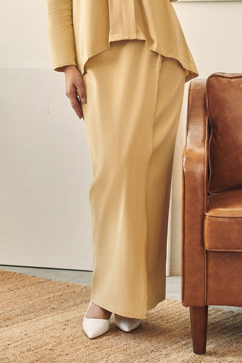 kain selisih sulam cotton beige