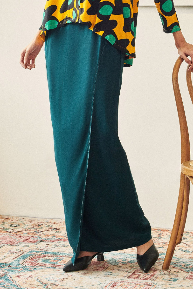 kain selisih sulam cotton hijau