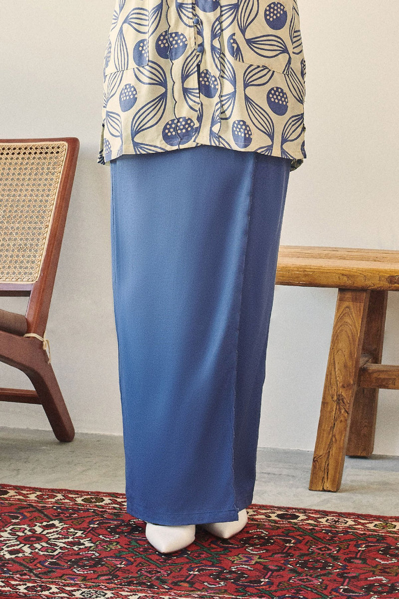 kain selisih sulam cotton biru