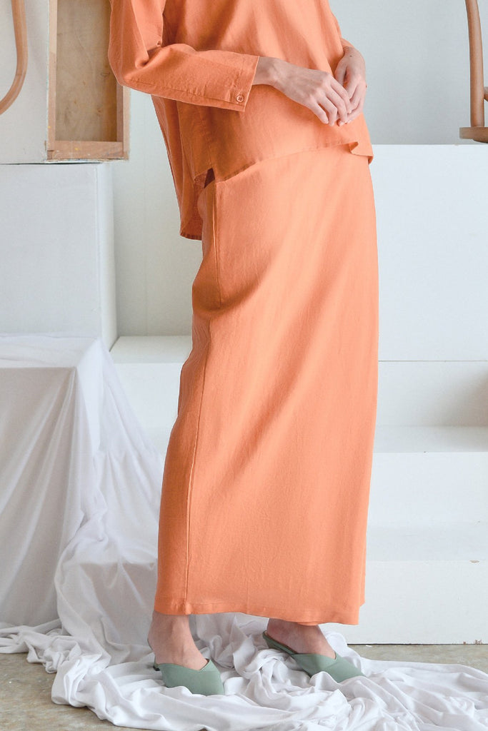 kain lipat depan - brown