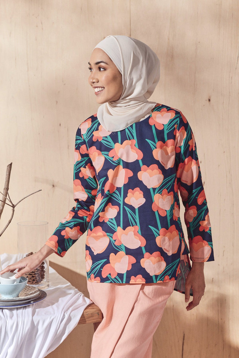 The Balik Women Pesak Blouse - Gembira