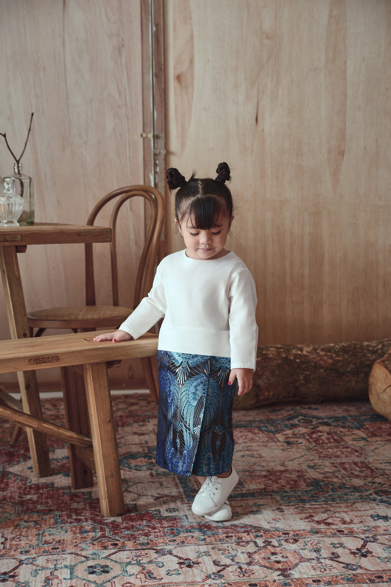 baju raya baby kurung putih kain jacquard biru
